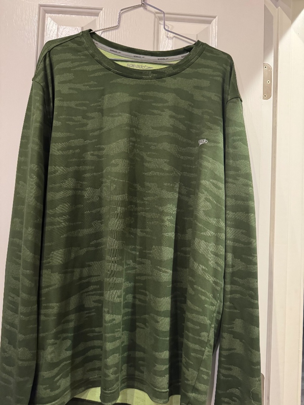 Speedo XXL long sleeve athletic shirt